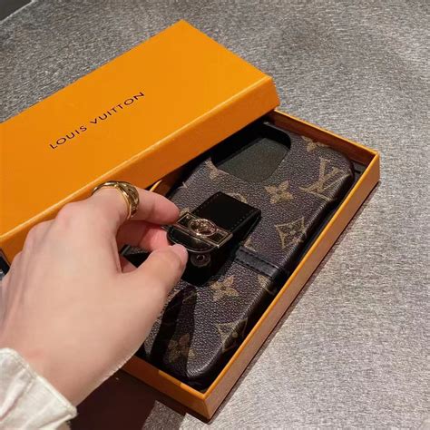 lv hoesje iphone 14
